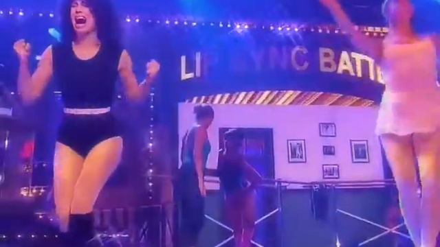 Lauren Cohan dancing and singing - fancam смотреть онлайн