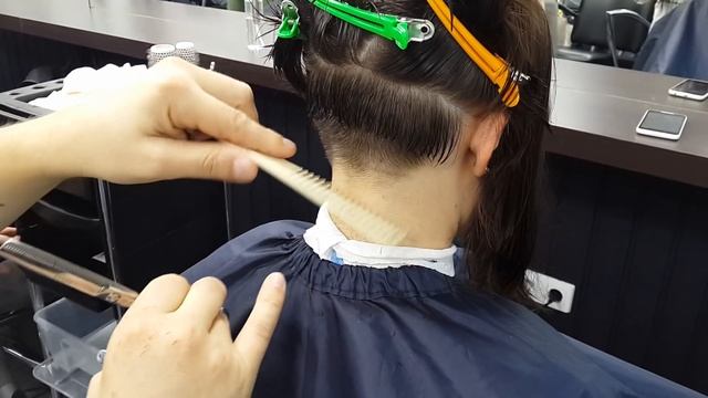 Секреты и тонкости перехода в стрижке Каре на ножке или Шапочке смотреть онлайн