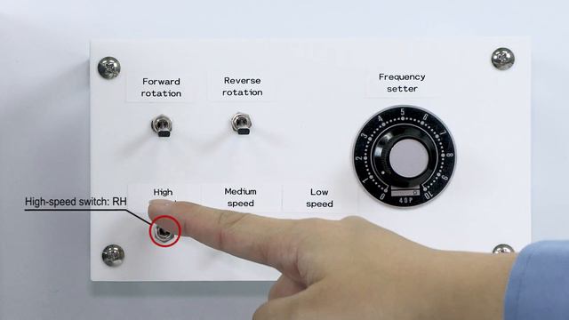 E800 Set Up [Part 3: Driving a Motor Using External Switches] смотреть онлайн