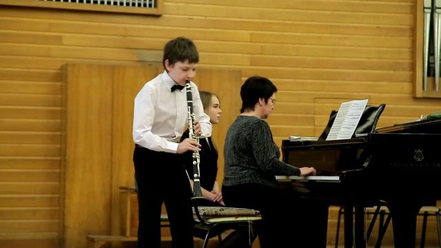 К.Стамитц, Концерт 3 ,часть 2 - исполняет Александр Зейбер (БЗК 5 апреля 2016) смотреть онлайн