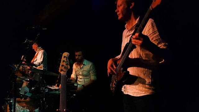 KADRIL "Jolie Flamande" live @ Arscene смотреть онлайн