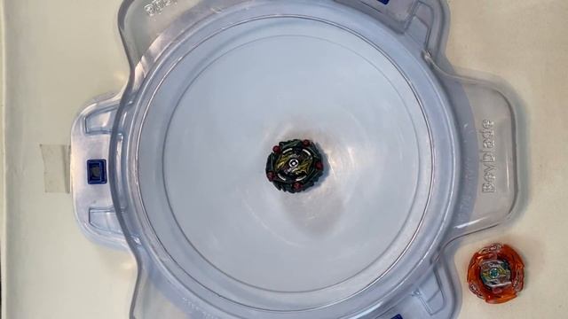 SPARKING BATTLE ROYALE! | Brave Valkyrie VS Curse Satan VS Glide Ragnaruk | Beyblade Burst Sparking смотреть онлайн