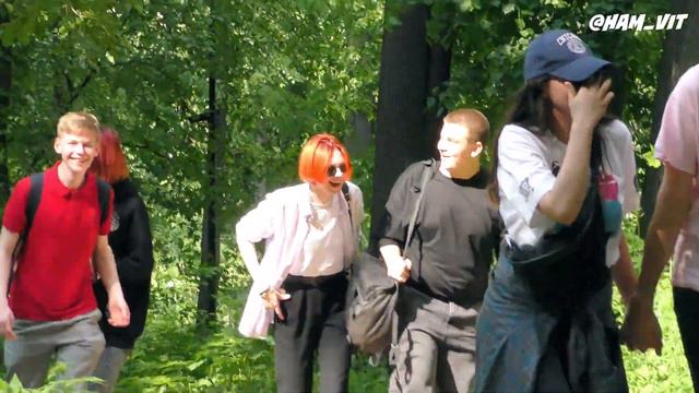 ПУКНУЛ НА УЛИЦЕ! ПРАНК FART prank смотреть онлайн