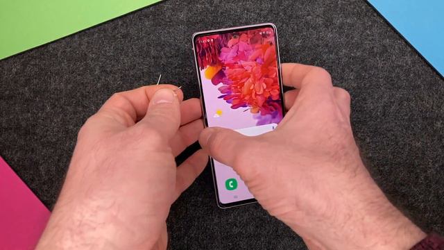 Samsung Galaxy S20 FE 📱 SIM Karte einlegen смотреть онлайн