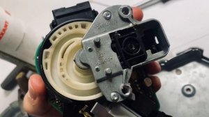 Отключение защелки рулевой колонки Audi A6 c6