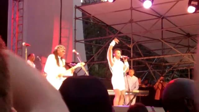 Nile Rodgers & Chic - "Like A Virgin" смотреть онлайн