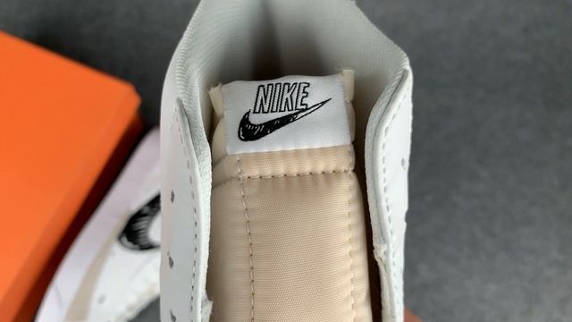 NIKE BLAZER MID 77 SKETCH WHITE BLACK CW7580 101 смотреть онлайн