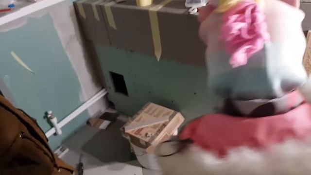 Ремонт Необычного санузла в частном доме. Облицовка плиткой. смотреть онлайн