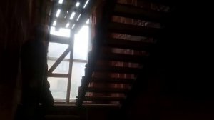 Устройство лесов на лестнице. Мой вариант.