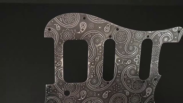 Strat Hss Paisley Gravirani Alu 3 смотреть онлайн