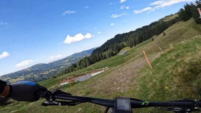 GoPro Hero 10 Black Review: 16 Things to Know! смотреть онлайн