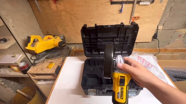 Dewalt DCG405NT-XJ ,18V
