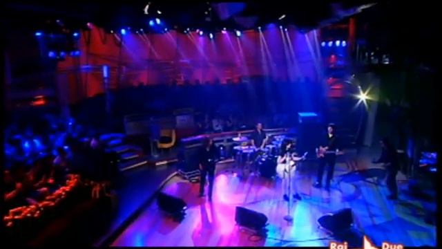 Dolores O’Riordan - “Ordinary Day” Quello Che I Calcio (06/05/2007) смотреть онлайн