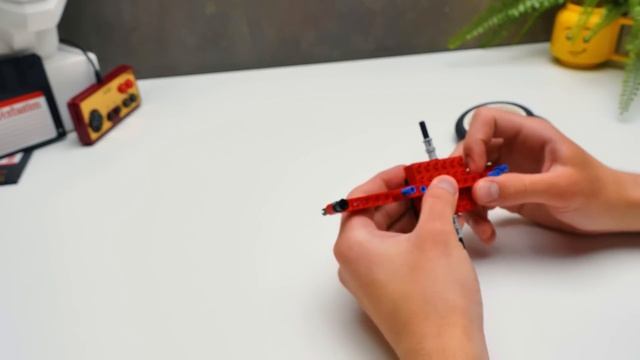 Как сделать невероятную змею из 100 колесиков LEGO! смотреть онлайн