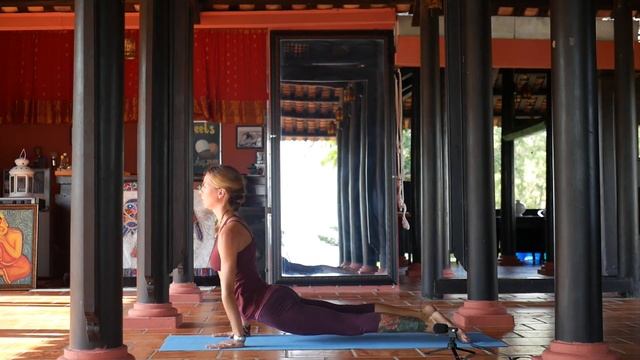 Утренний комплекс по хатха-йоге на 20 мин. Преподаватель: Ржаная Ольга смотреть онлайн