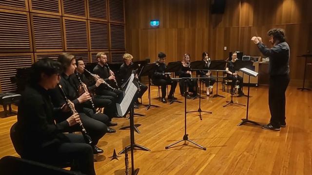 Elena Kats-Chernin - 'Burnished Silver' (Sydney Conservatorium Clarinet Ensemble) смотреть онлайн