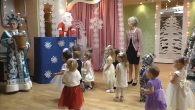 ❄❄❄ Как дети будили Деда Мороза... ❄❄❄ Новогодний праздник в детском саду. ЯСЕЛЬНАЯ ГРУППА смотреть онлайн