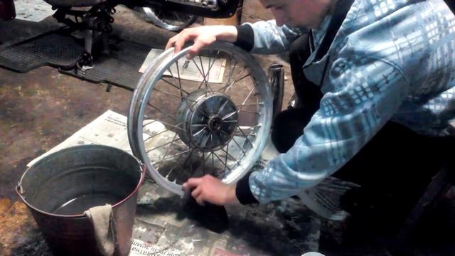 Реставрация Cezet 472.6. Собрали двигатель Jawa- Cezet 350(part 2); полируем обода и трубы! смотреть онлайн