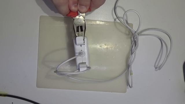 Macbook power adapter easy disassembly. Как разобрать адаптер Magsafe смотреть онлайн
