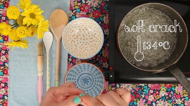 CARAMEL DECORATION- HOW TO CREATE SUGAR THREAD смотреть онлайн