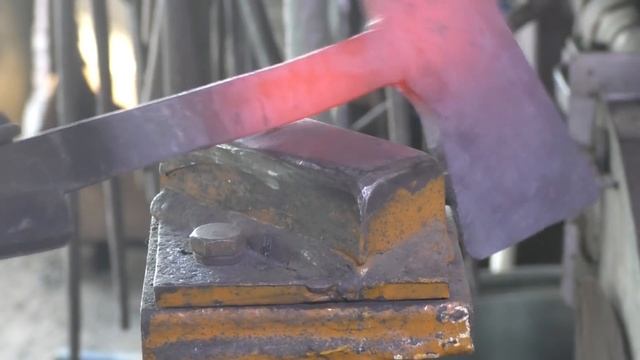 топорик кованый цельнометалический из рессорного листа смотреть онлайн