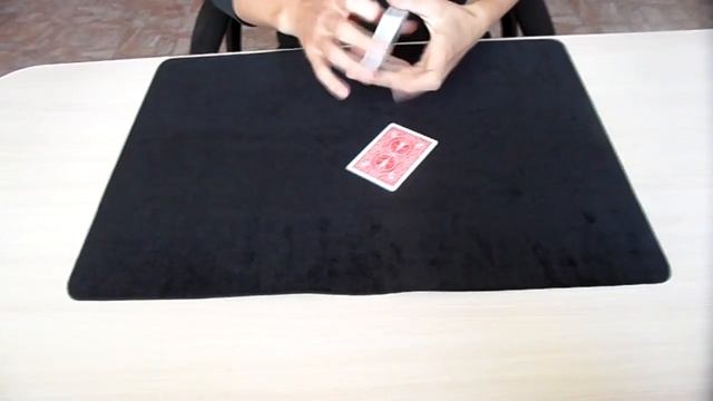 Фокус с вылетом карты из колоды / Departure card trick смотреть онлайн