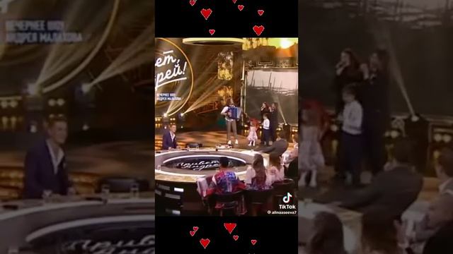 Александр Бардин со своей семьёй зорька Алая смотреть онлайн
