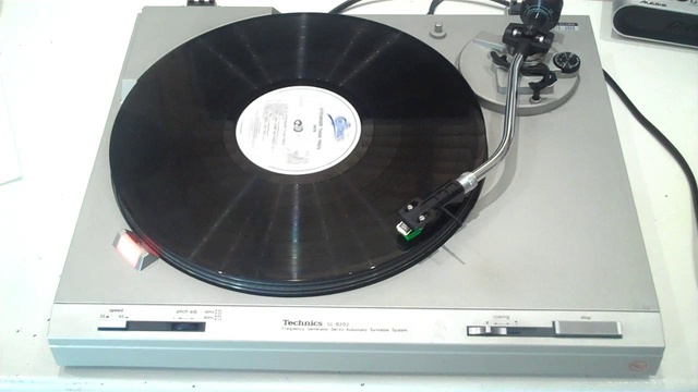 Technics SL-B202 Automatic Turntable Demonstration