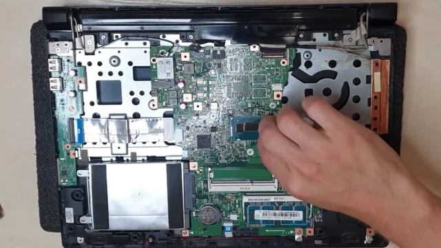 Lenovo Flex 2 14 Disassembly And Cleaning / Thermal Paste Replacement