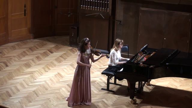 W.A.Mozart - Rondo in C major KV 373 - Anna Savkina смотреть онлайн