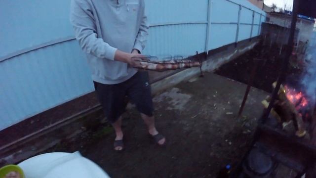 Куриные рулетики в беконе / На мангале смотреть онлайн