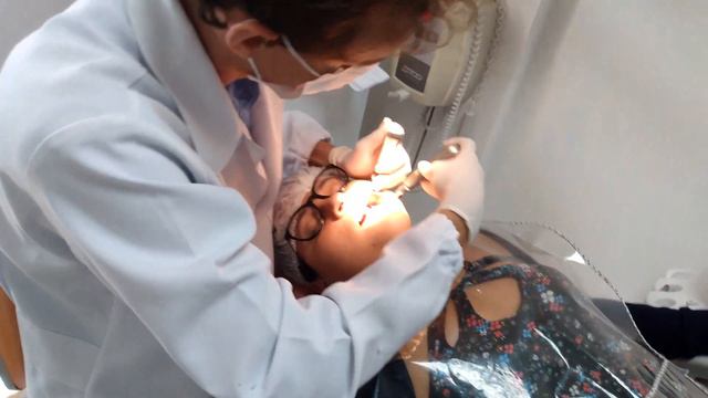 ELA FICOU COM A BOCA TORTA! смотреть онлайн