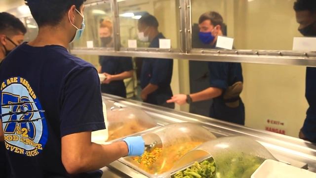 How US Navy Sailors Get Food in a Fierce Battle on an Aircraft Carrier смотреть онлайн