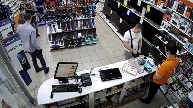 Летающий телевизор в DNS смотреть онлайн