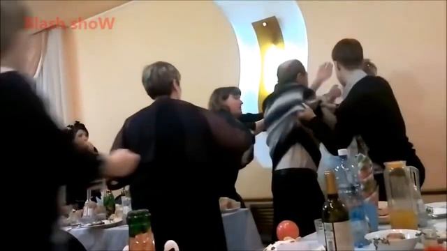Невестка подралась со свекром на собственной свадьбе) смотреть онлайн
