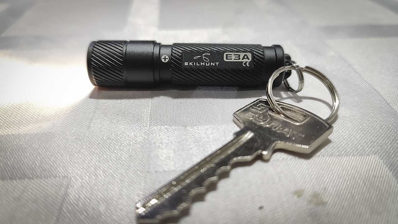 SKILHUNT E3A Фонарик наключный с AliExpress. смотреть онлайн