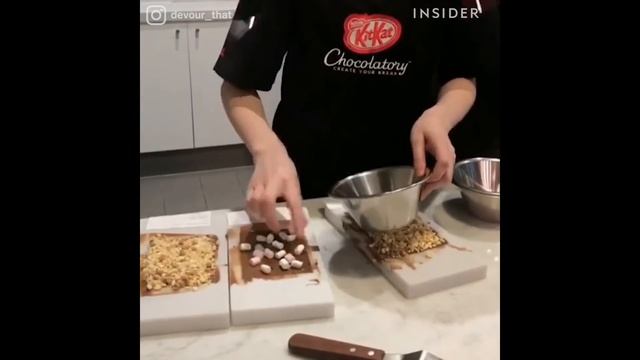 Customize Your Own Gourmet KitKat Bar