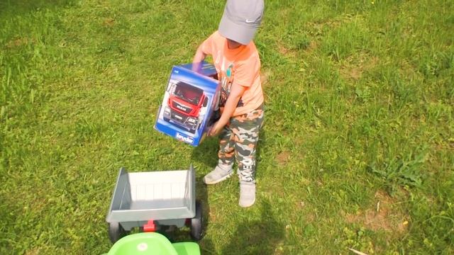 Экскаватор Бензовоз Грузовики #Bruder застряли - Тёма спешит на помощь- #Машинки для Мальчиков смотреть онлайн