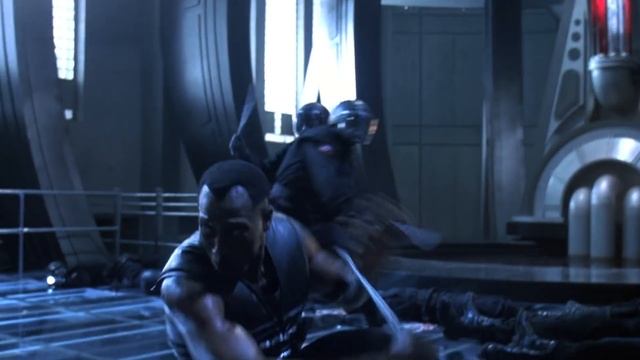 Blade 2 - Wesley Snipes vs Ron Perlman смотреть онлайн
