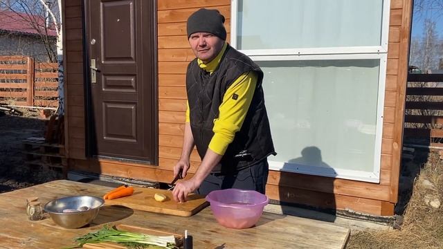 Уха на костре в казане. Обзор нашей дачи. смотреть онлайн