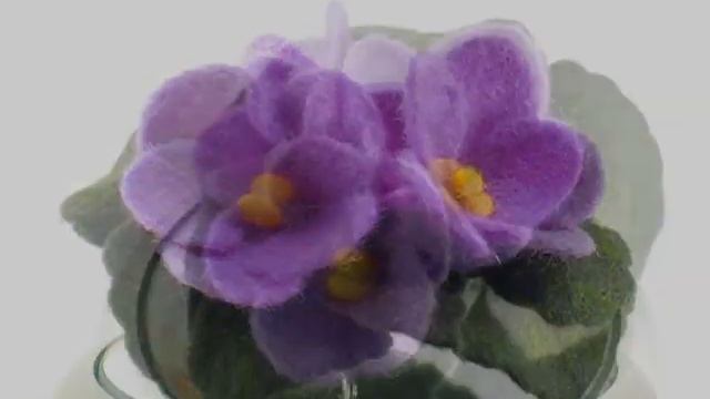 Войлочная брошь «Цветы Усамбары» смотреть онлайн