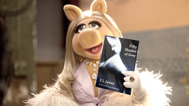 Miss Piggy Reads from 50 Shades of Grey смотреть онлайн