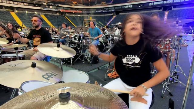 Rockin'1000 - That's Live in Frankfurt - Seven Nation Army смотреть онлайн