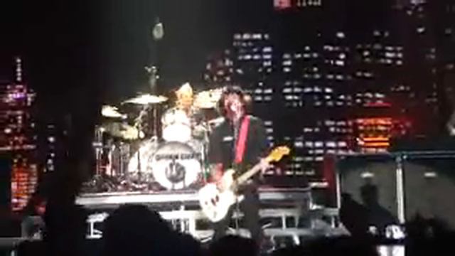 Green Day 8-25-09 opening song 21st century break down смотреть онлайн