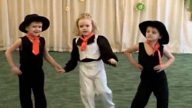 Прикольный танец на 8 марта смотреть онлайн