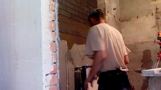 Укладка мелкоформатной плитки с верху в низ ,без крестиков ,это просто. смотреть онлайн