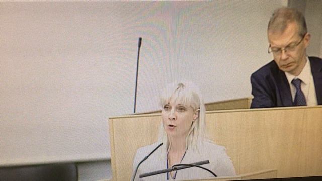 Laura Huhtasaari, puhe Eduskunnassa 22.6.2016 - Julkinen talous ja Brexit смотреть онлайн