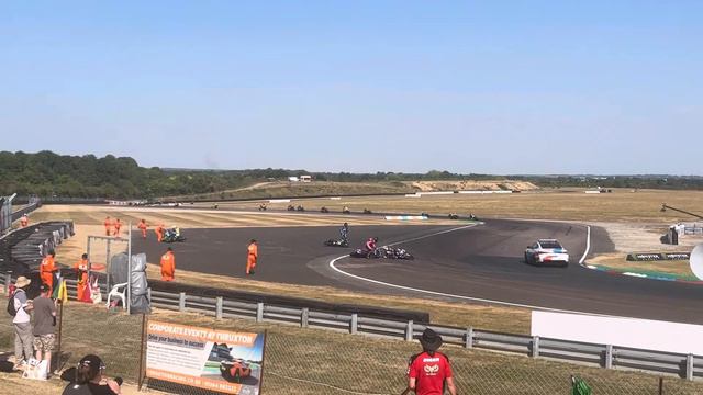 British Junior Supersport big crash Thruxton 2022 смотреть онлайн