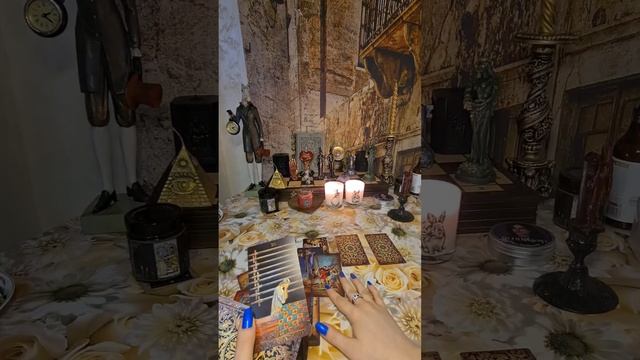 МЫСЛИ, ЧУВСТВА И ДЕЙСТВИЯ загаданного МУЖЧИНЫ. Расклад таро. смотреть онлайн