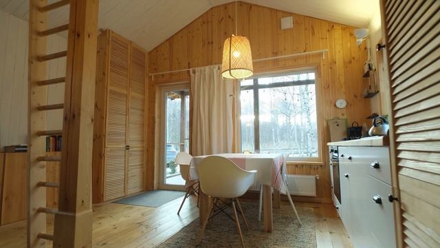 Построил своими руками маленький и уютный дом/Обзор дома и РумТур /Tiny house 40 м2 смотреть онлайн